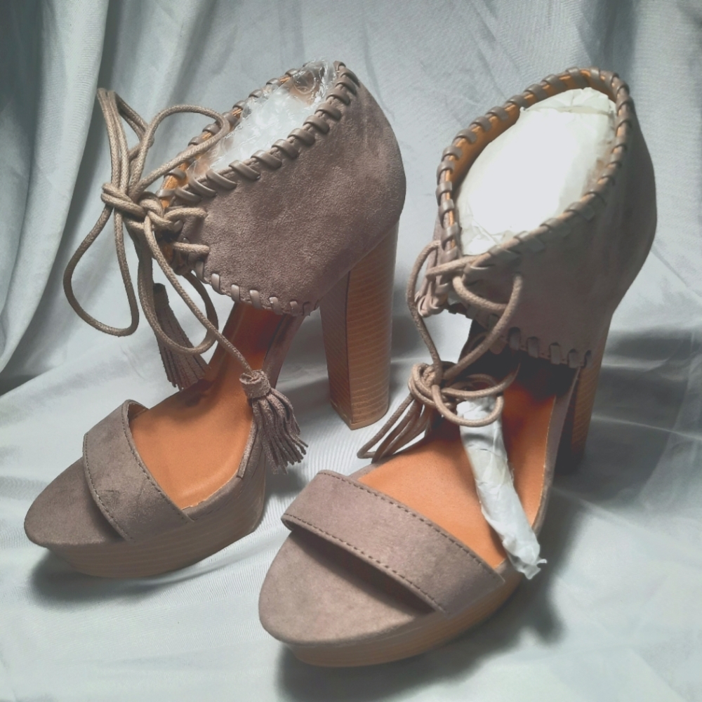 Qupid Lace Up Suede feel  Heels Size 7.5